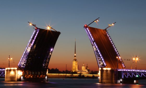 где посмотреть развод мостов в петербурге